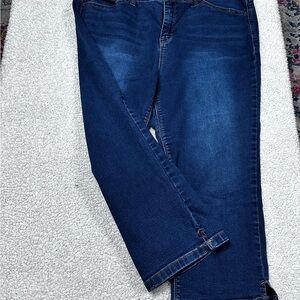 CURVE Appeal Stretchy Cotton Blend Blue Denim Capri Pants Jeans - Size 16/ 33